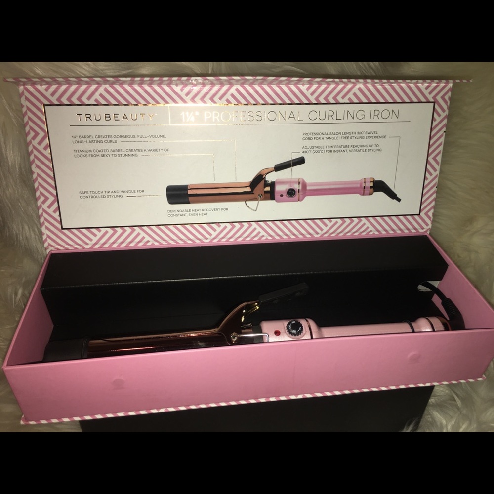 NEW professional curling iron.